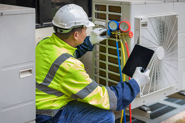 Professional Hvac technician working in Lone Oak, TX